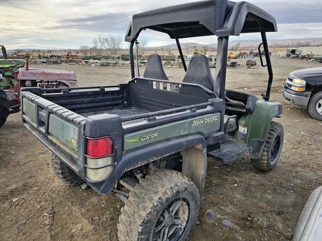 Image of John Deere Gator XUV 825i equipment image 2