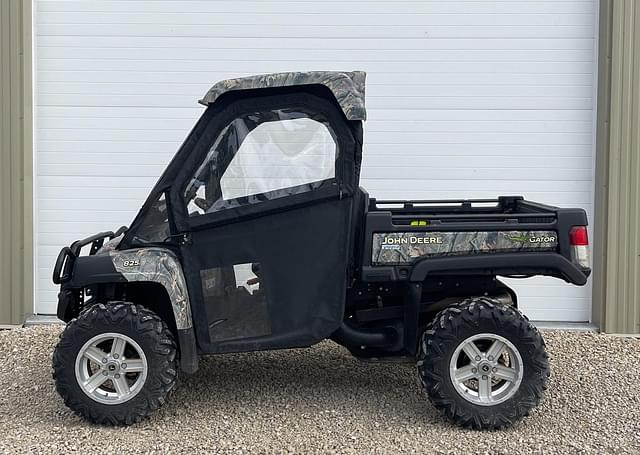 Image of John Deere Gator XUV 825i equipment image 4