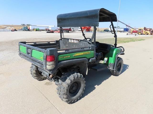 Image of John Deere Gator XUV 825i equipment image 4