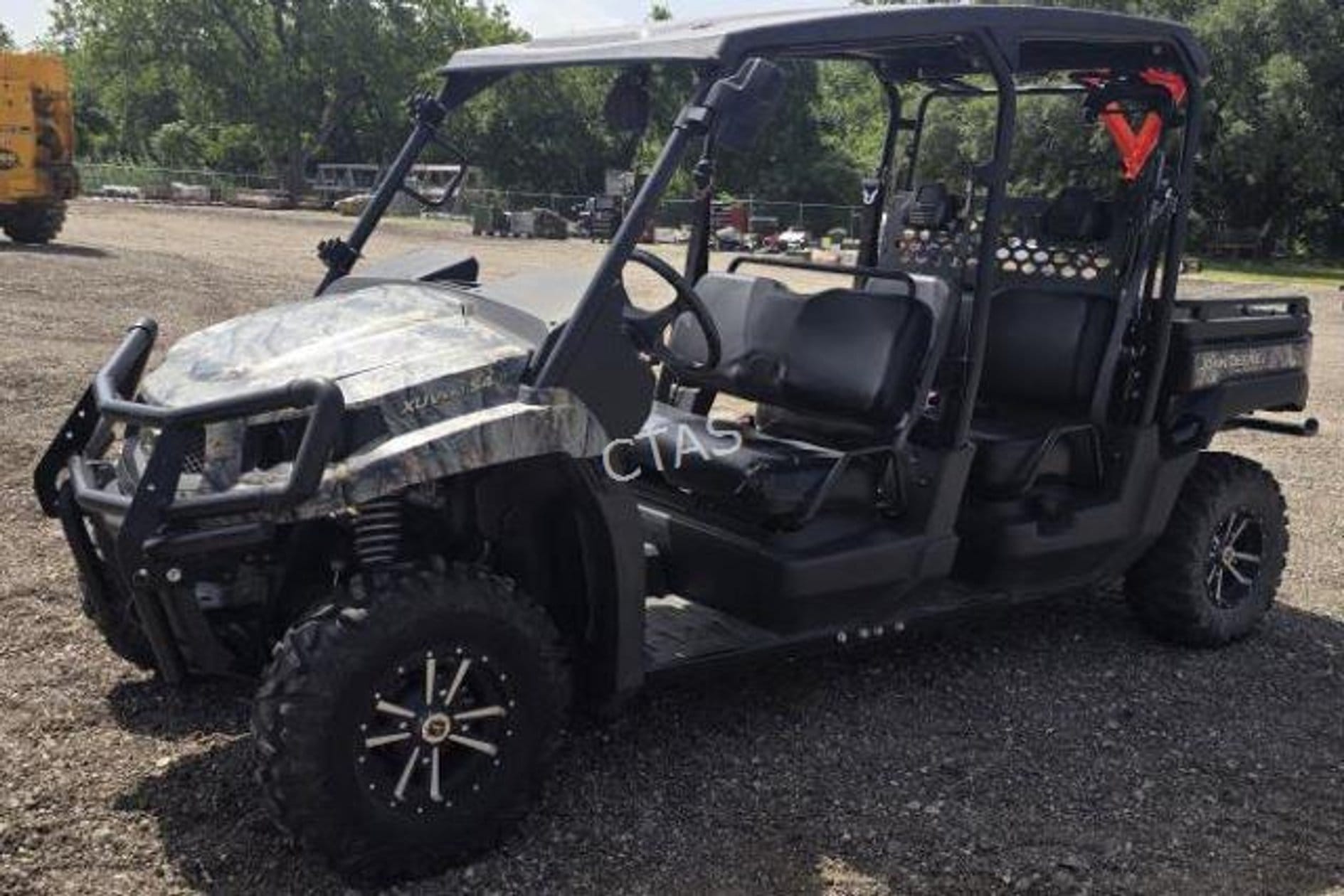2012 John Deere XUV 550 Equipment Image0