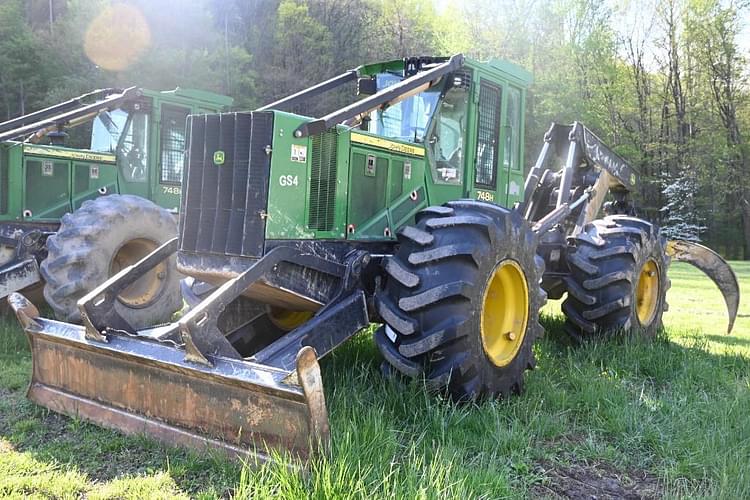 2012 John Deere 748H Equipment Image0