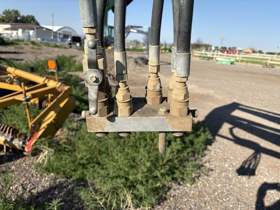 Image of John Deere H480 equipment image 3