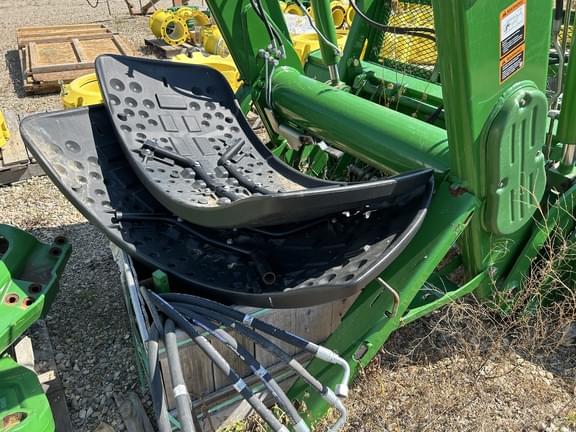 Image of John Deere H480 equipment image 1