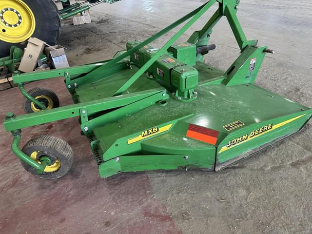 Image of John Deere MX8 equipment image 4
