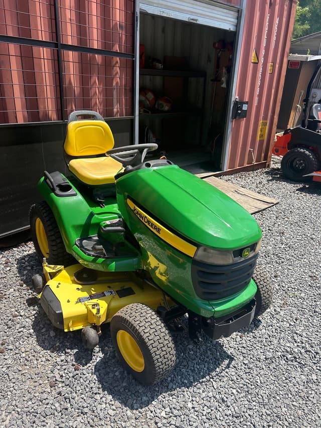 Image of John Deere X500 equipment image 1