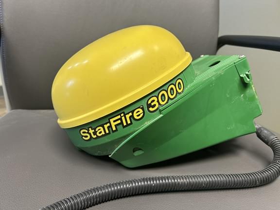 Image of John Deere StarFire 3000 Image 0