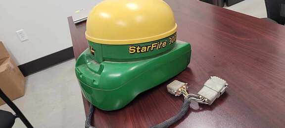 Image of John Deere StarFire 3000 Image 1