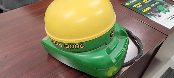 Image of John Deere StarFire 3000 Image 0