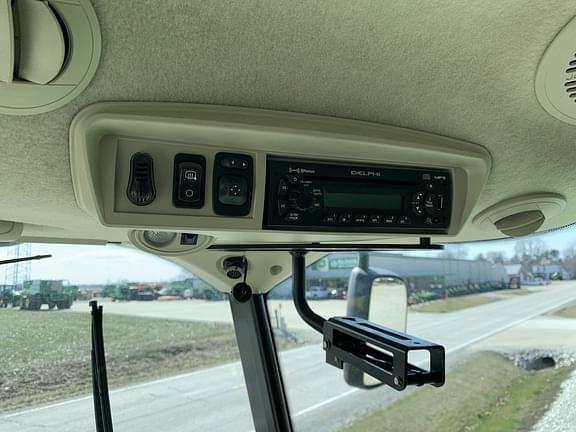 Main image John Deere S550 11