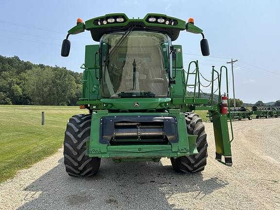 Image of John Deere S550 equipment image 2