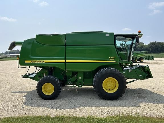 Image of John Deere S550 equipment image 4