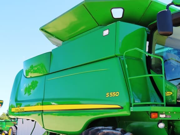Image of John Deere S550 equipment image 4