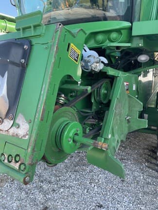 Image of John Deere S550 equipment image 1