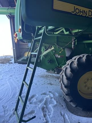 Image of John Deere S550 equipment image 4