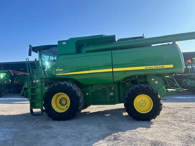 Image of John Deere S550 equipment image 1