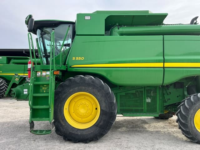 Image of John Deere S550 equipment image 1