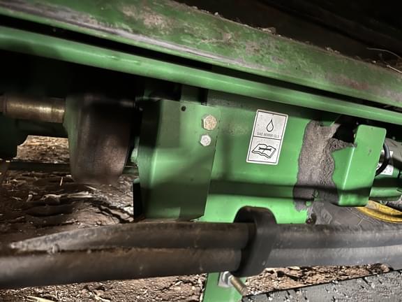 Image of John Deere S660 equipment image 4