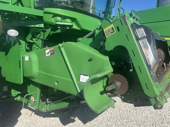 Image of John Deere S660 equipment image 3