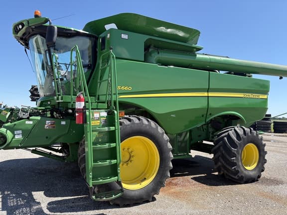 Image of John Deere S660 equipment image 1