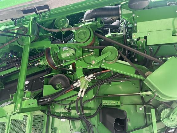 Image of John Deere S660 equipment image 3