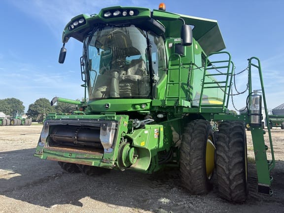 2012 John Deere S660 Equipment Image0
