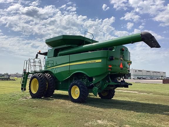 Image of John Deere S660 equipment image 3