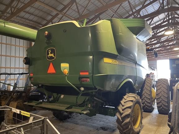 Image of John Deere S660 equipment image 2