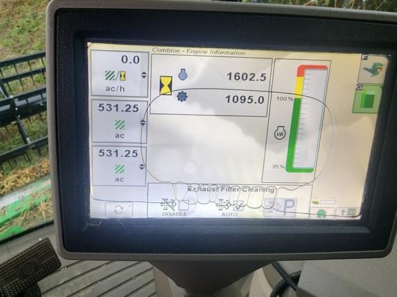 Image of John Deere S660 equipment image 4