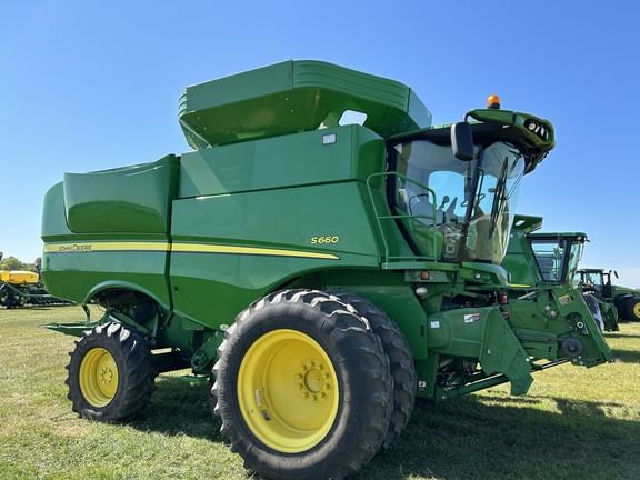 Main image John Deere S660
