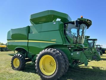 Main image John Deere S660