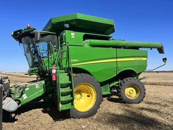 Main image John Deere S660