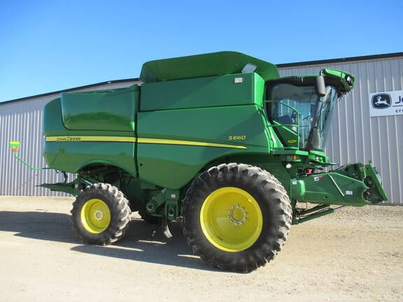 Main image John Deere S660