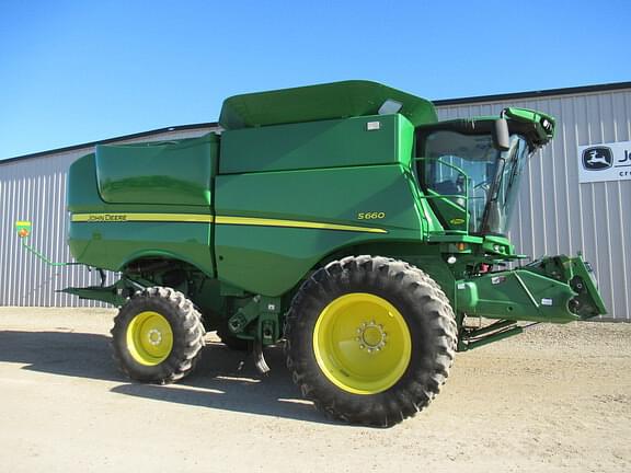 Image of John Deere S660 Primary image