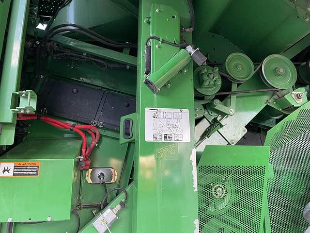 Image of John Deere S660 equipment image 4