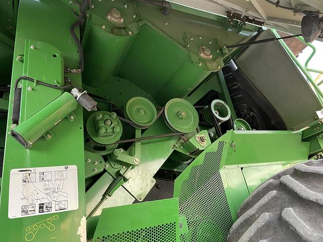 Image of John Deere S660 equipment image 2