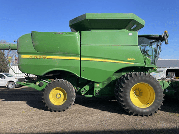 Main image John Deere S660