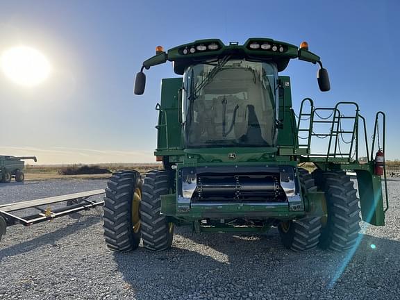 Image of John Deere S660 equipment image 1