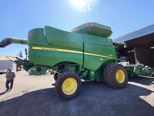 Main image John Deere S660 8