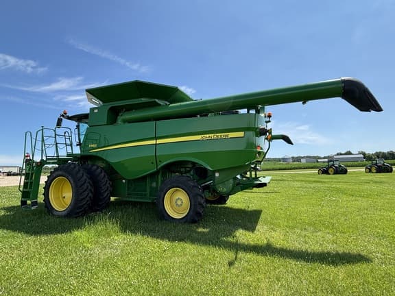 Image of John Deere S660 equipment image 2