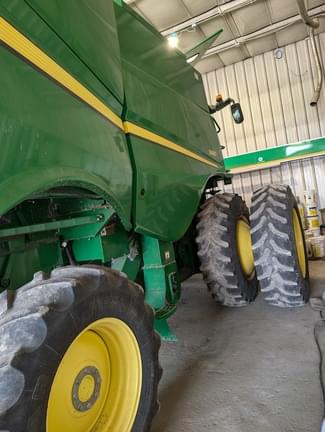 Image of John Deere S660 equipment image 1