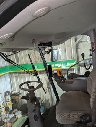 Image of John Deere S660 equipment image 4