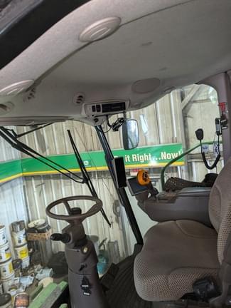 Image of John Deere S660 equipment image 4