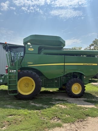 Image of John Deere S660 equipment image 2