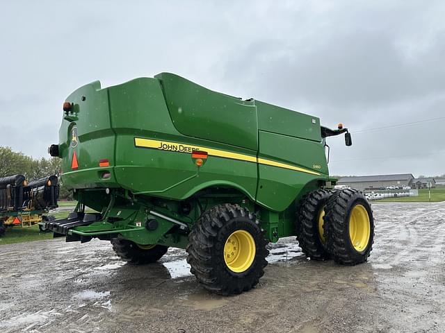 Image of John Deere S660 equipment image 4