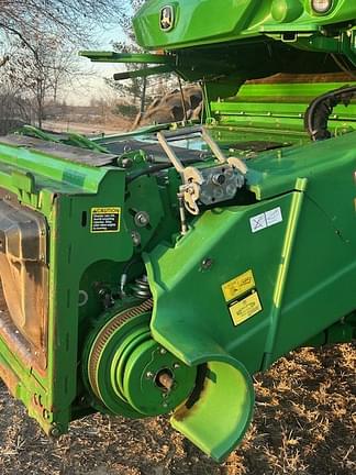 Image of John Deere S660 equipment image 4