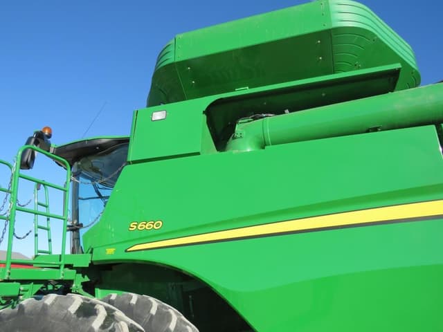 Image of John Deere S660 equipment image 4