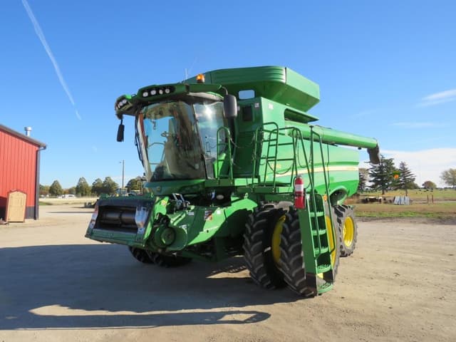 Image of John Deere S660 equipment image 2