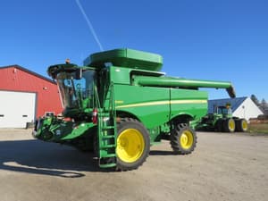 2012 John Deere S660 Image