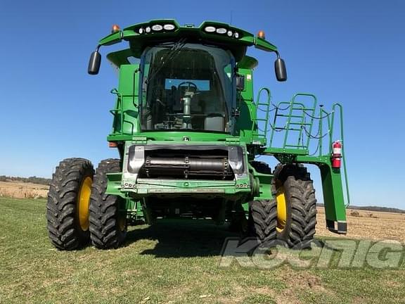 Image of John Deere S660 equipment image 4