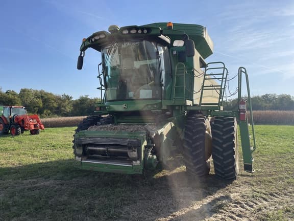 Image of John Deere S660 equipment image 1
